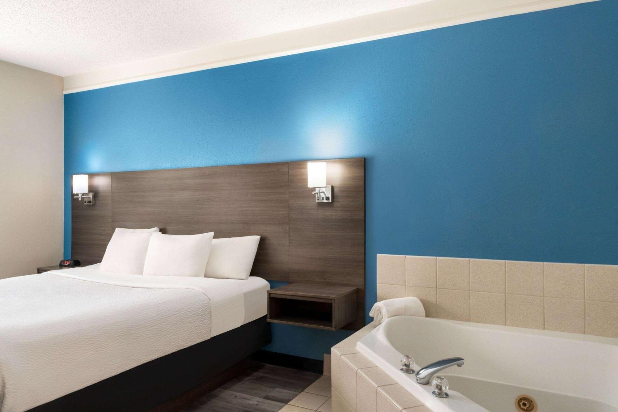 La Quinta By Wyndham Madison American Center Εξωτερικό φωτογραφία