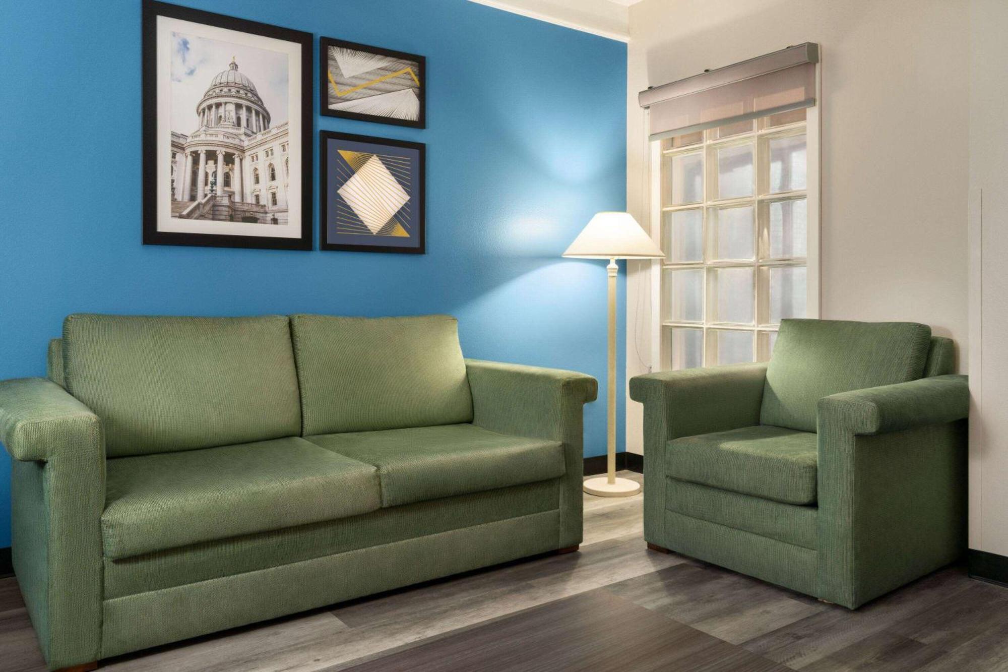 La Quinta By Wyndham Madison American Center Εξωτερικό φωτογραφία